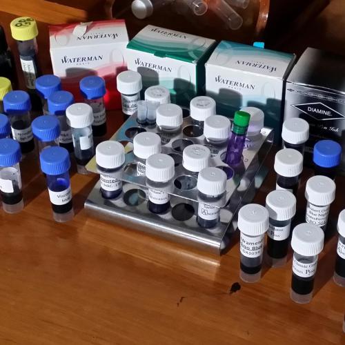 Lots o' Ink fer Auction